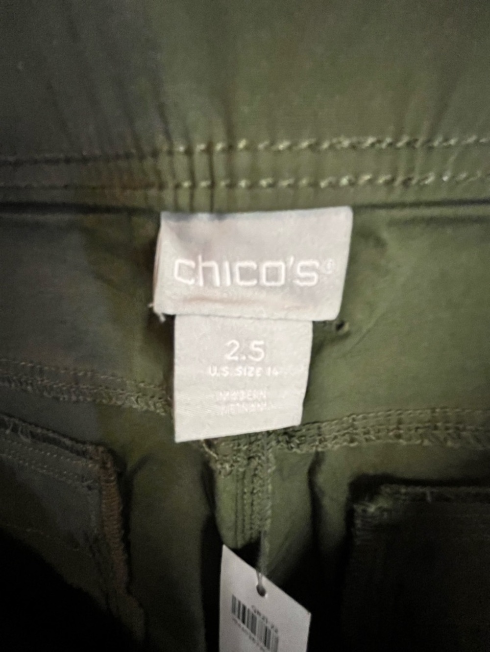 NWT Chico's Olive Green Utility Cargo Shorts Sz 2.5 (12-14) - Picture 3 of 5